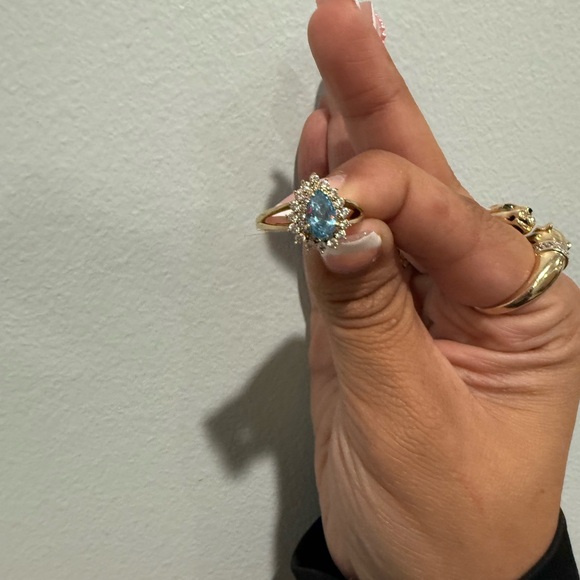 10k Elegant Gold and Blue Teardrop Ring - Picture 1 of 5